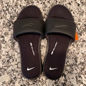 Nike slides